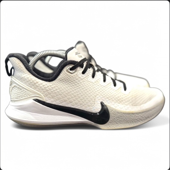 Nike Mamba Wht/Blk Men’s size 8.5 - Picture 3 of 12